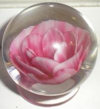 Degenhart crimp rose paperweight